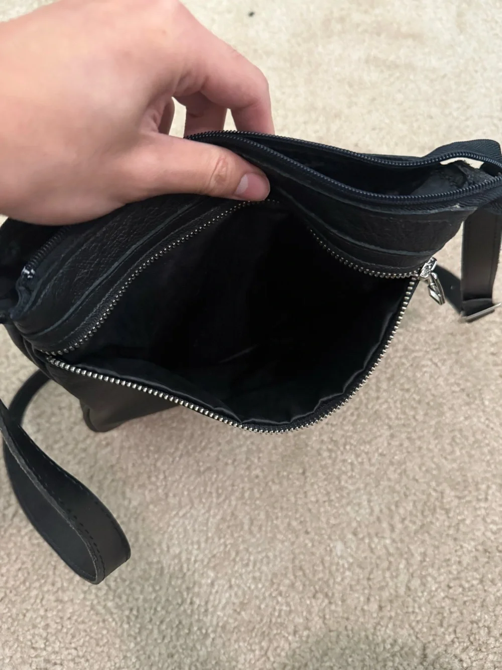 Harley-Davidson Black Leather Messenger Crossbody with Front Zip
